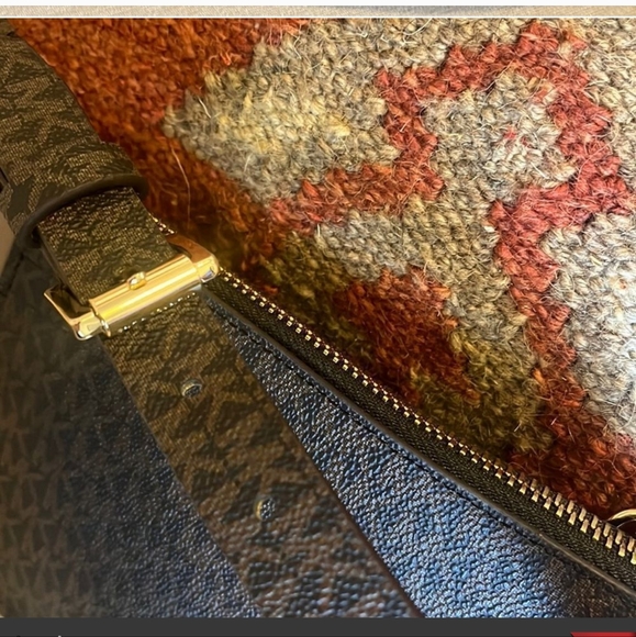 MK Fanny bag  belt sizes small and large . New with tag - Picture 7 of 13